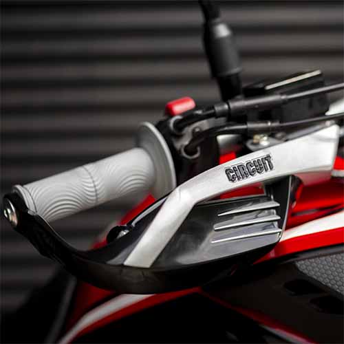 CUBRE MANO STREET NEGRO/PLATA (JGO) CIRCUIT PM050-21C