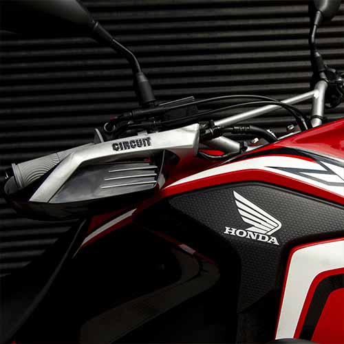 CUBRE MANO STREET NEGRO/PLATA (JGO) CIRCUIT PM050-21C