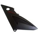 CACHA LATERAL BAJAJ ROUSER 200 NS NEGRO (JGO) MTC