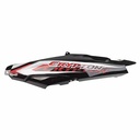 CACHA BAJO ASIENTO YAMAHA NEW CRYPTON 110 NEGRO CALCO ROJO LADO IZQUIERDO MTC