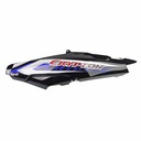 CACHA BAJO ASIENTO YAMAHA NEW CRYPTON 110 NEGRO CALCO AZUL LADO IZQUIERDO MTC