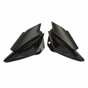 CACHA LATERAL TANQUE BAJAJ ROUSER 135 NEGRO (JGO) MTC