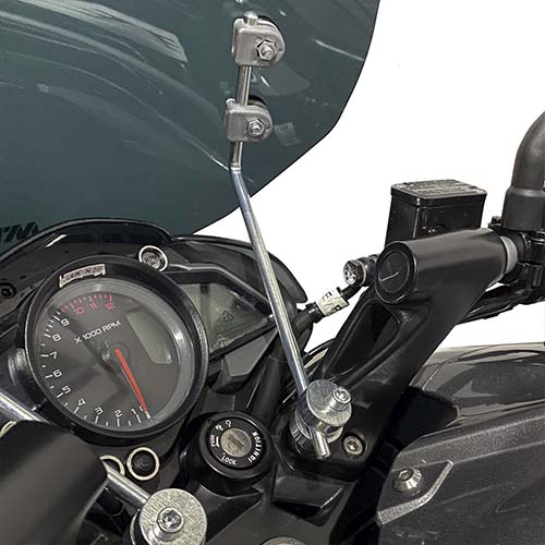 PARABRISA BAJAJ ROUSER NS200 (NEGRO) CON SOPORTES 3MM MTC