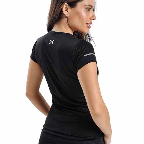REMERA RUNNING MUJER NEGRA M YAKKA (4004)